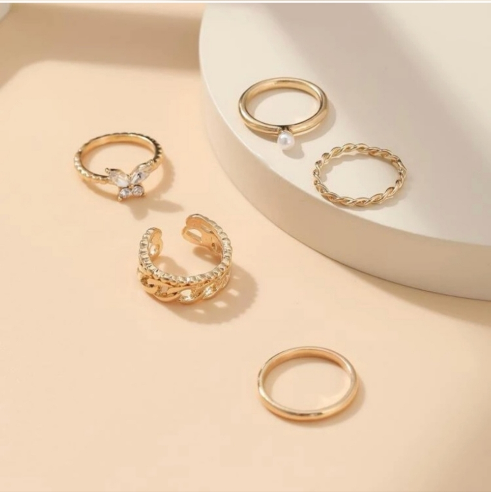 🤍3/$30 Gold Butterfly Cuff Ring Set - Picture 4 of 5